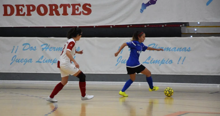 El femenino empata a todo en el derbi sevillano ante Brújula FS