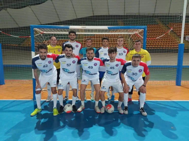 El filial del Nazareno Dos Hermanas se enfrenta al Atlético Antoniano en busca del liderazgo en la tabla