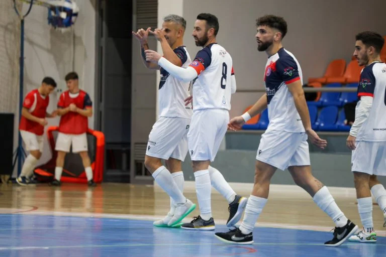 Volver a sumar de tres ante un Isleño que se juega todo